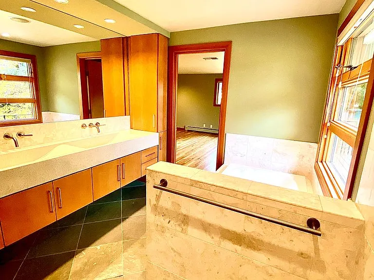 306 E Curling Dr — Photo 42