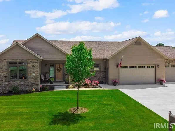2425 Hillcrest Ave, Plymouth, IN 46563