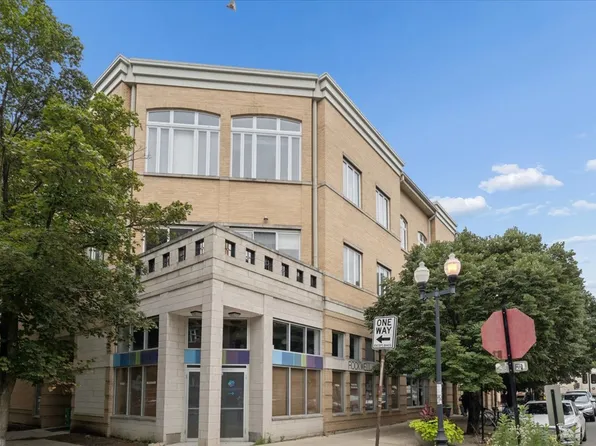 2555 W Leland Ave APT 203, Chicago, IL 60625