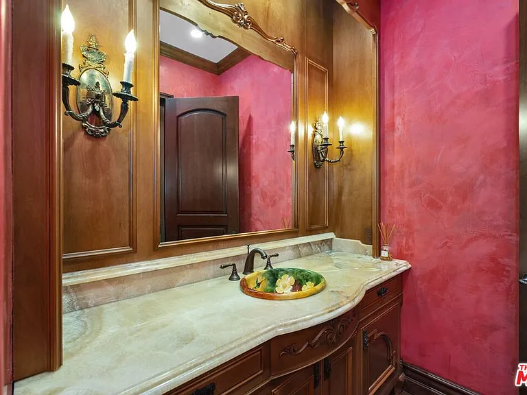 2108 San Ysidro Dr — Photo 17