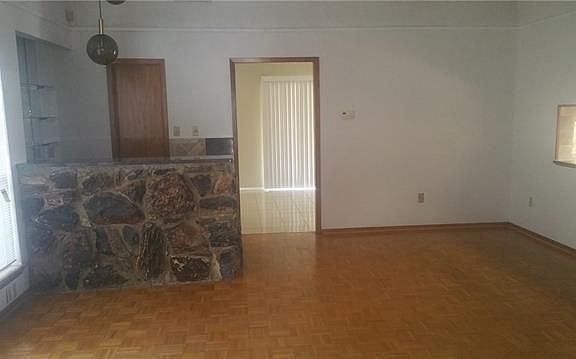 4th image of 7705 Skylake Dr