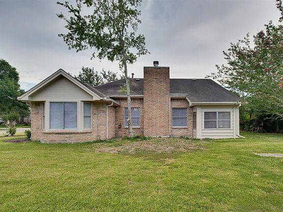 2nd image of 802 Birchview Ct