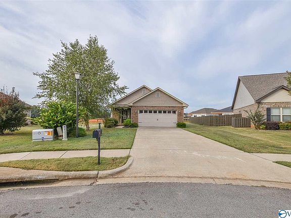 5th image of 121 Diamond Head Cir