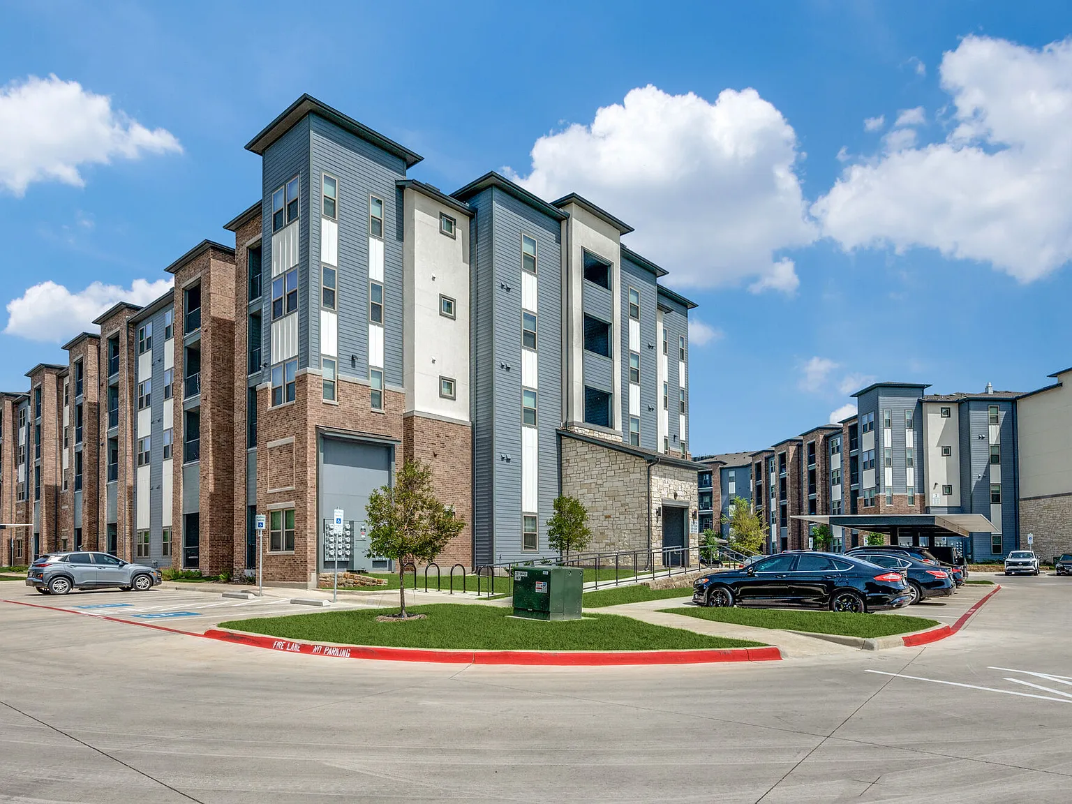 Palladium Oak Grove — Photo 2