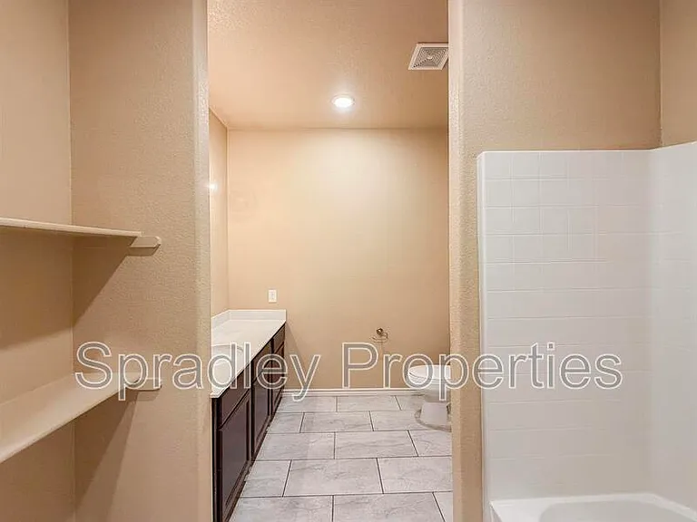 1003A Laurel Dr — Photo 10