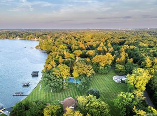 990 Lake Angelus Shrs, Lake Angelus, MI 48326