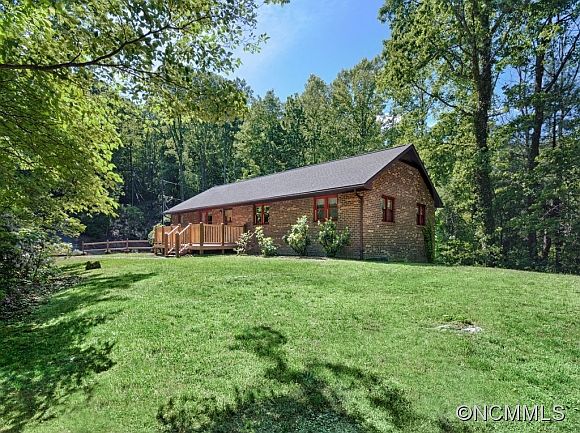 1st image of 402 Rockwood Dr