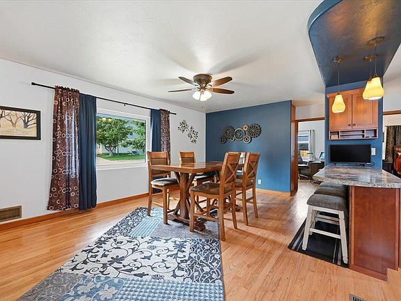 3rd image of 1031 Tilford St