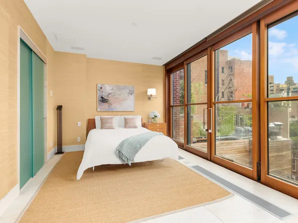 22 Gramercy Park image 14 of 23