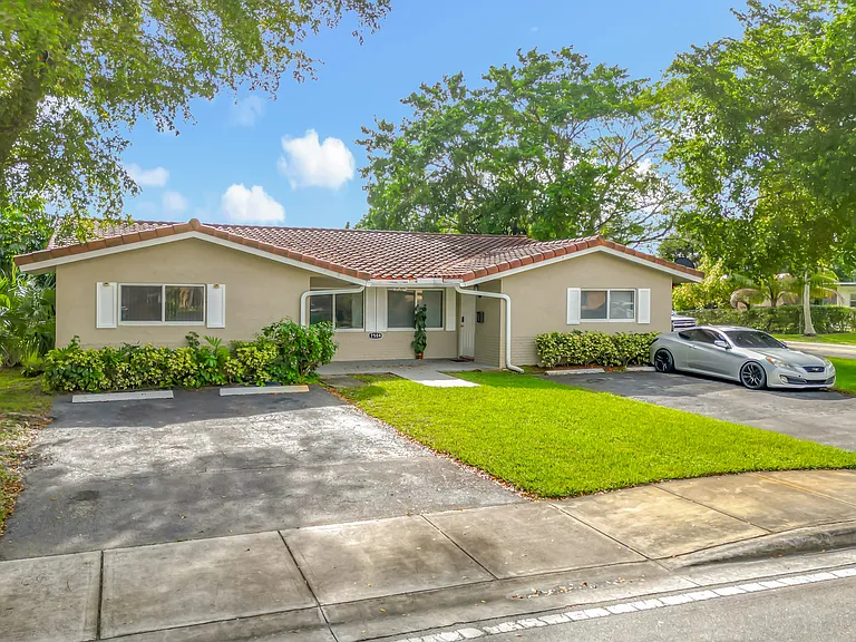 7504 NW 44th Ct #W — Photo 49