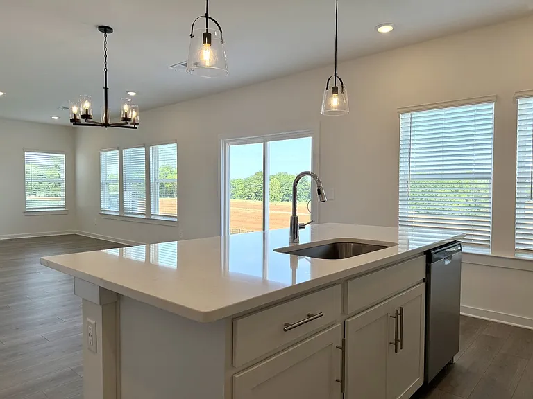 2372 Woodmeadow Dr — Photo 13