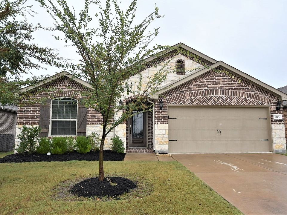 1st image of 204 Oxford Dr