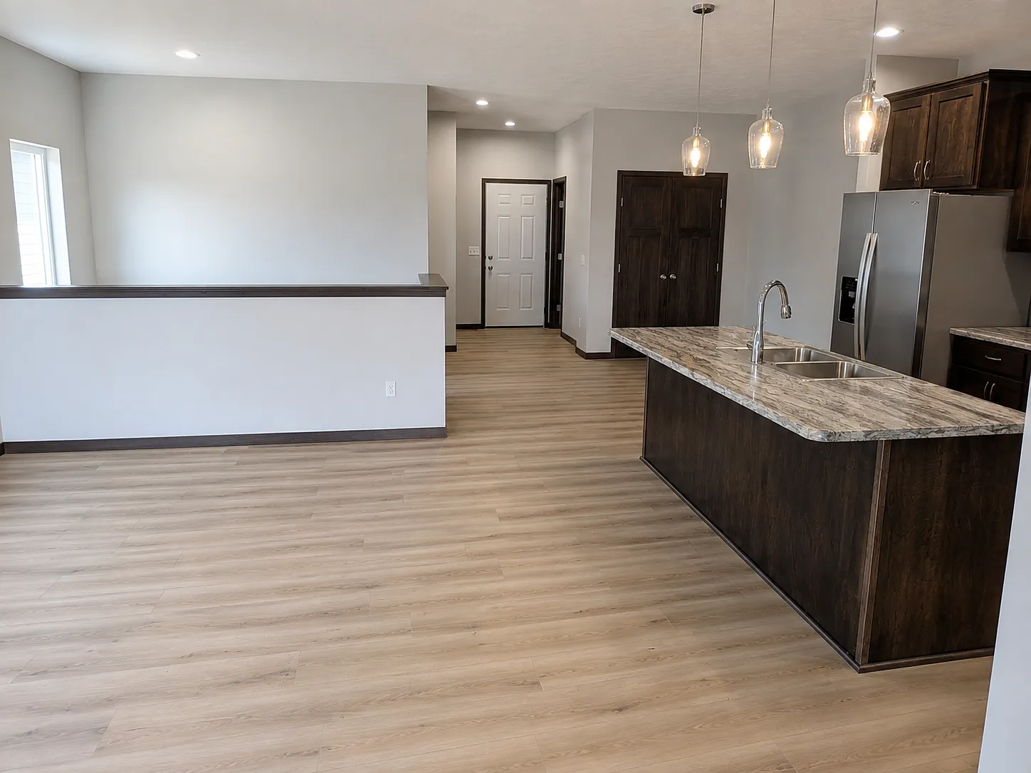 3 bed, 1777 sqft, $2,250 — Photo 2