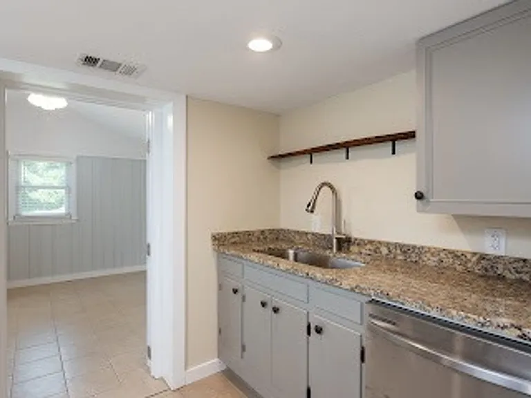 2615 West Main St — Photo 30