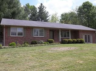 145 Cherokee Dr, Martin, TN 38237