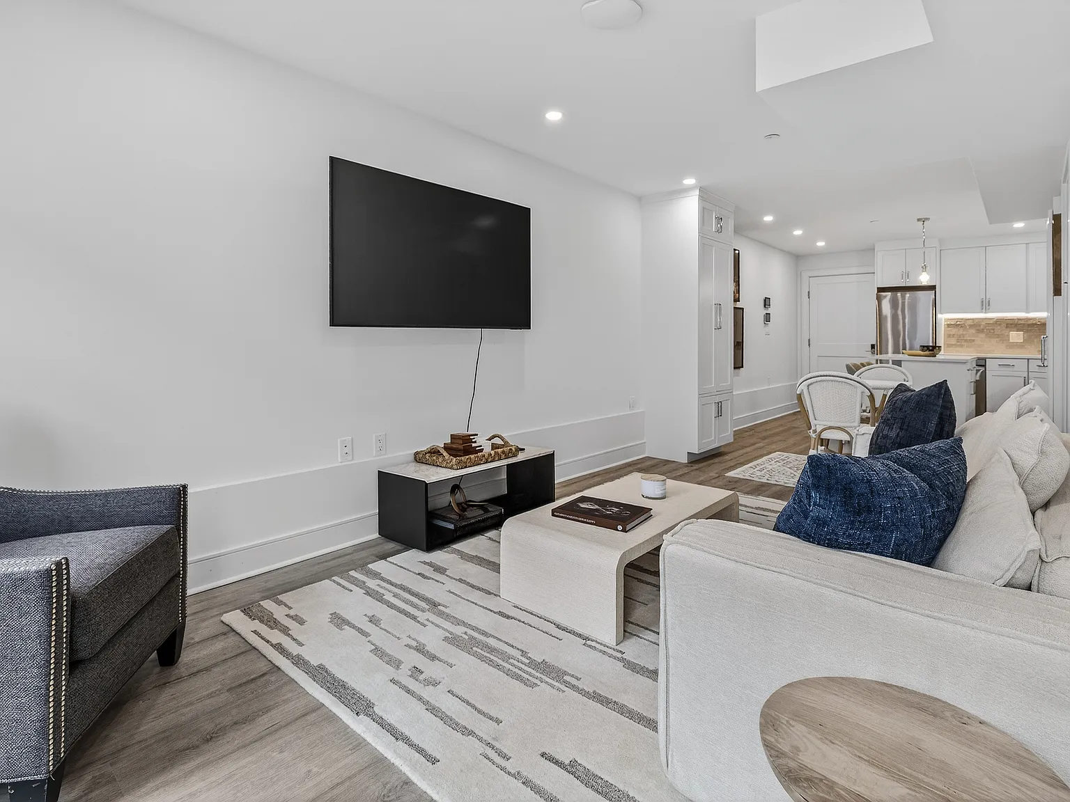 1 bed, 600 sqft, $4,000 — Photo 2