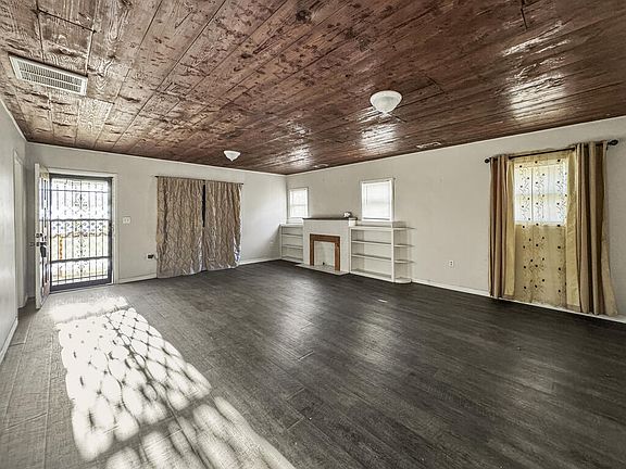 5th image of 1607 State St