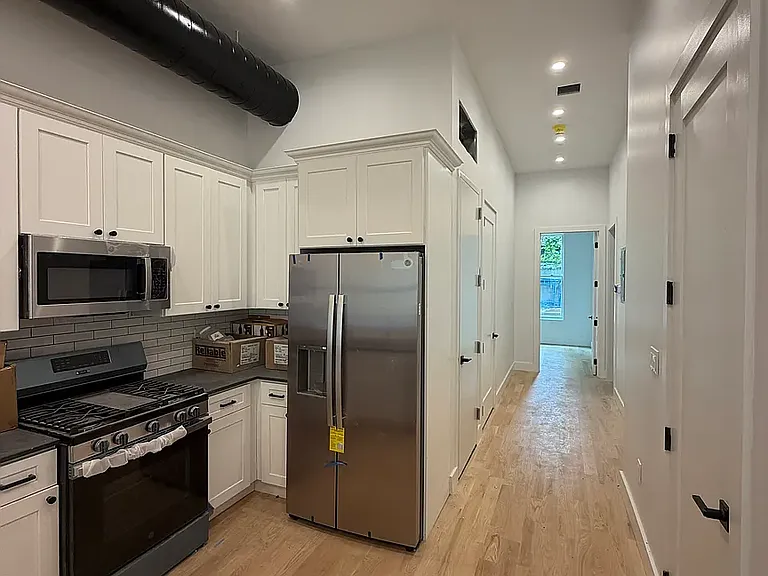 12 Locust St #1 — Photo 7