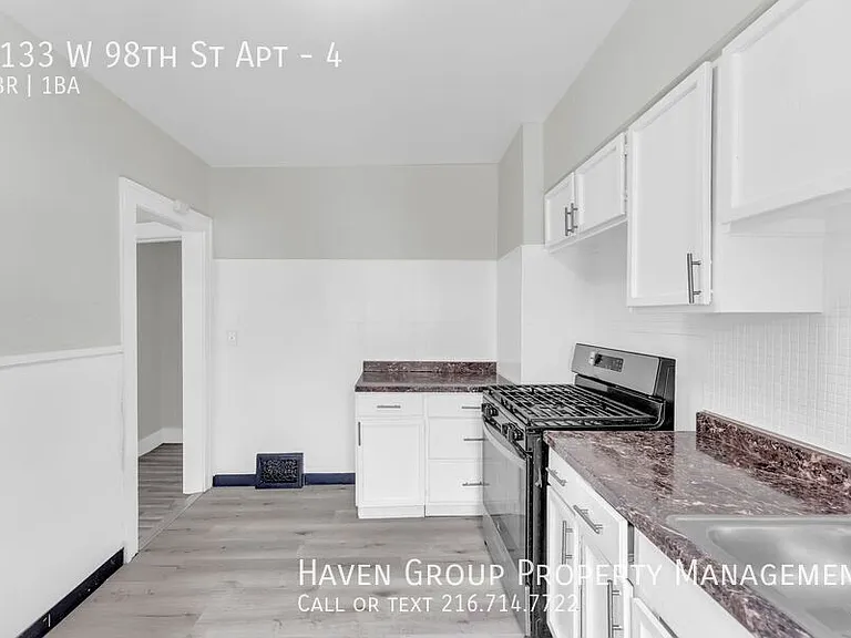 2133 W 98th St #4 — Photo 14
