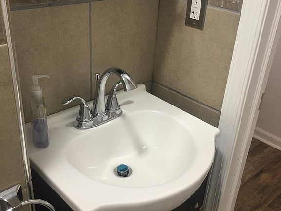 4th image of 1535 Sellers St #2F