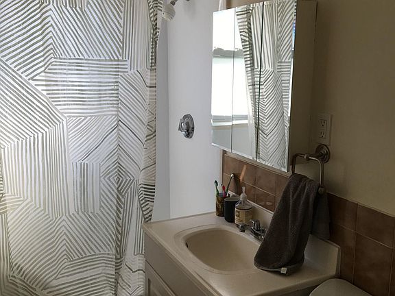 2nd image of 58 Brock St #3CC
