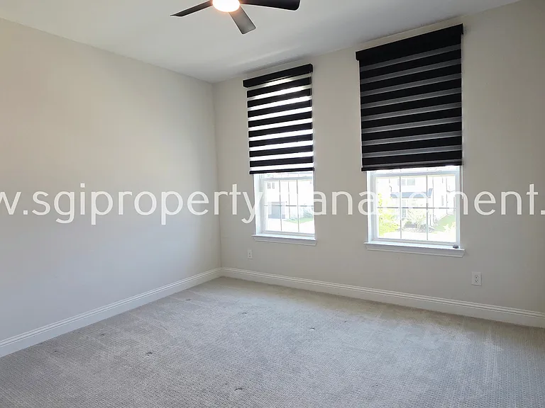 10870 Grayhead Dr — Photo 29