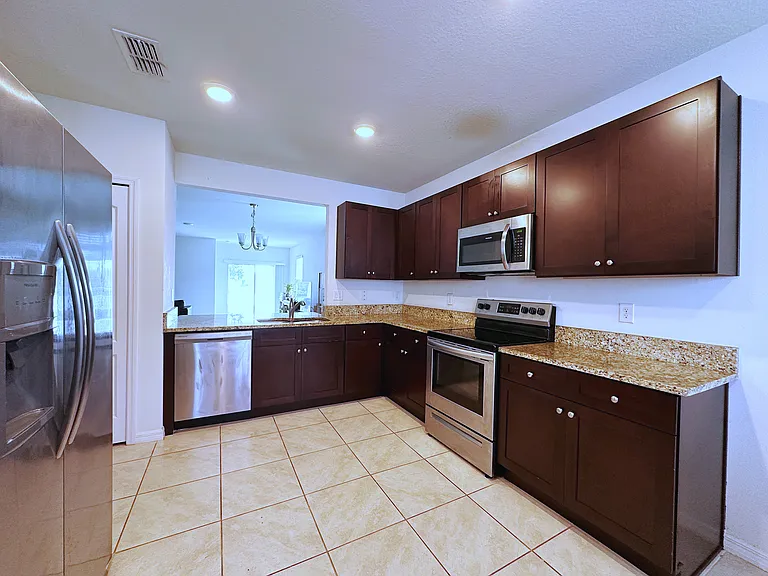 1824 Palmetto Scrub Cir — Photo 3
