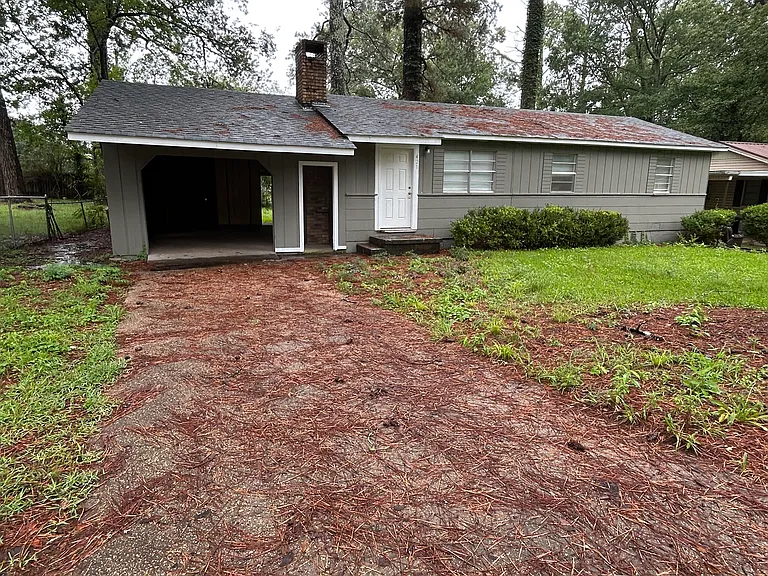 421 Oneida Ave — Photo 1
