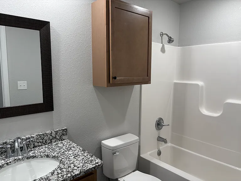 1112 4th St #4 — Photo 3