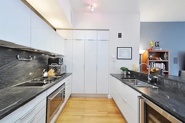 Sold by Corcoran | media 22