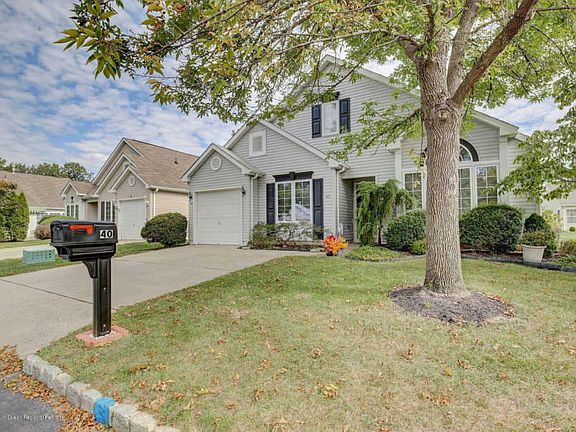 2nd image of 40 S Avon Dr