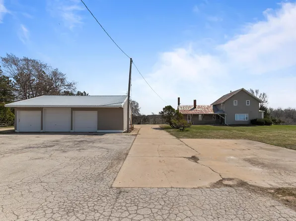 3829 Lost Dauphin Rd, De Pere, WI 54115