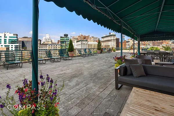 Rented by Compass | media 30