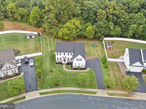 5th image of 609 Wesley Ct