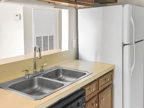 4th image of 2706 Salado St APT 303