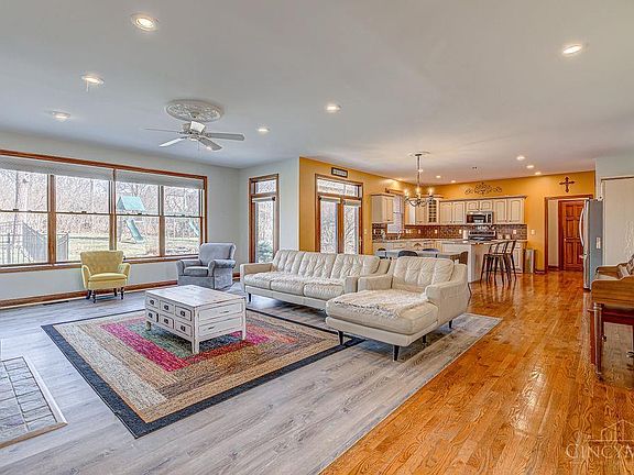 4th image of 7020 Cross Creek Ln