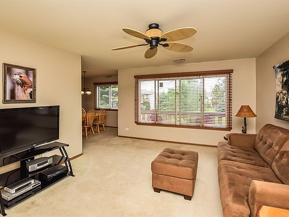 3rd image of 354 Wilmington Dr Unit D2
