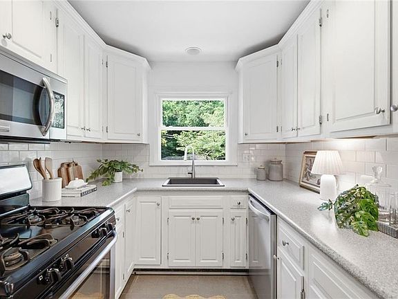 5th image of 1119 Arbordale Dr