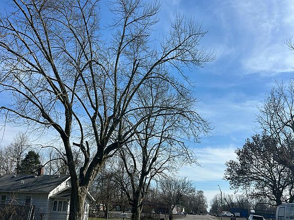 5th image of 3026 Foltz St