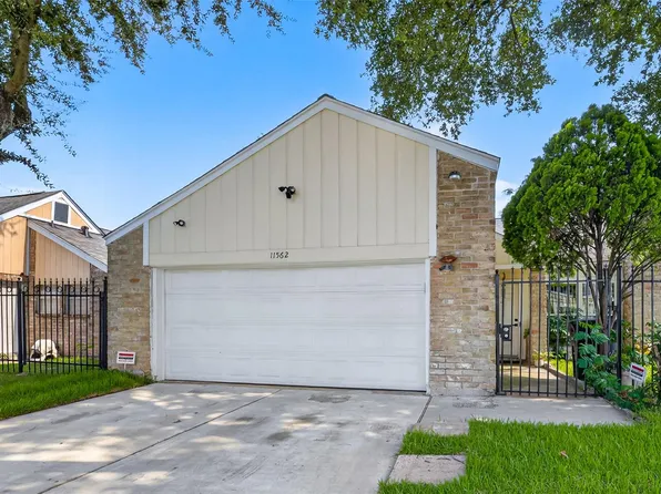 11562 Bellspring Dr, Houston, TX 77072