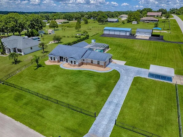 3711 Gregory Rd, Lady Lake, FL 32159