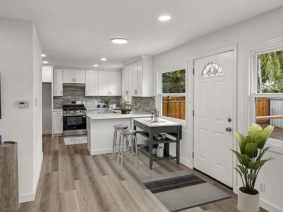 4th image of 557 Scott Blvd