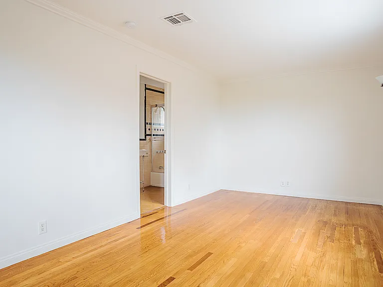 4018 Clayton Ave — Photo 14