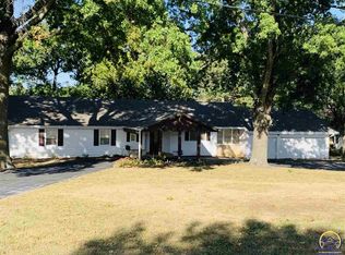 2707 SW Fairway Dr, Topeka, KS 66611