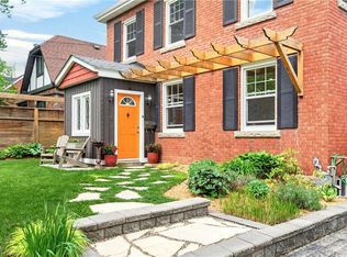13 Tweedsmuir Ave, Dundas, ON L9H 4H6