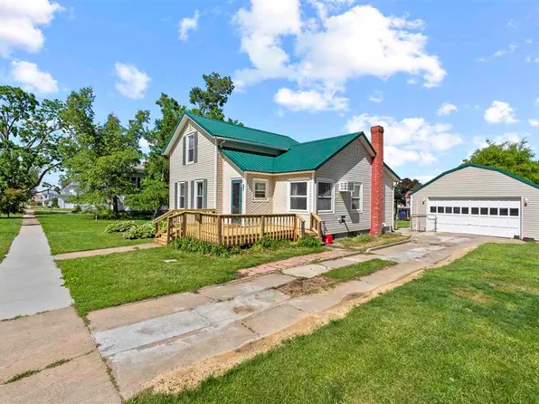 405 6th Ave, Clarence, IA 52216