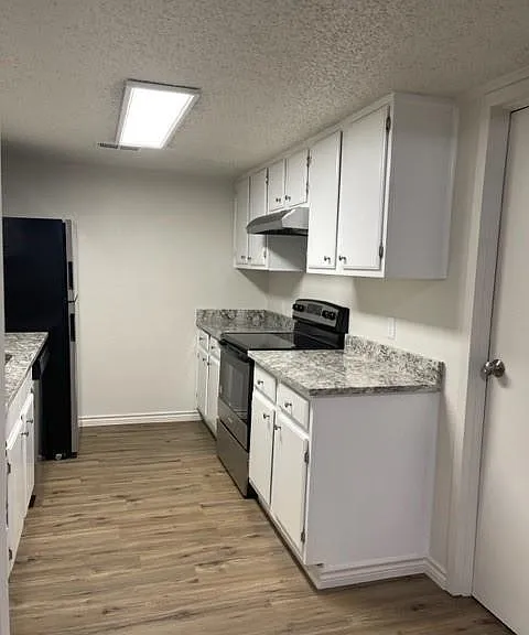 1505 W Pearl St #15 — Photo 1