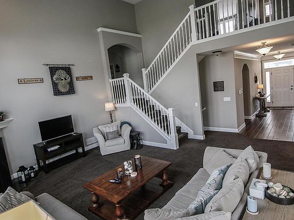 5th image of 668 Gallop Ln