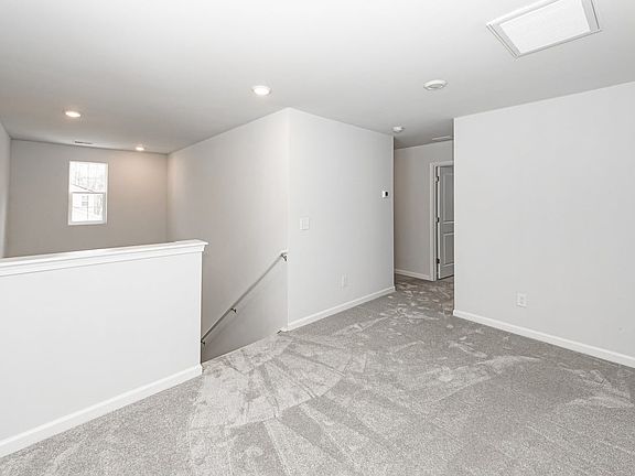 5th image of 325 Matuskovic Dr