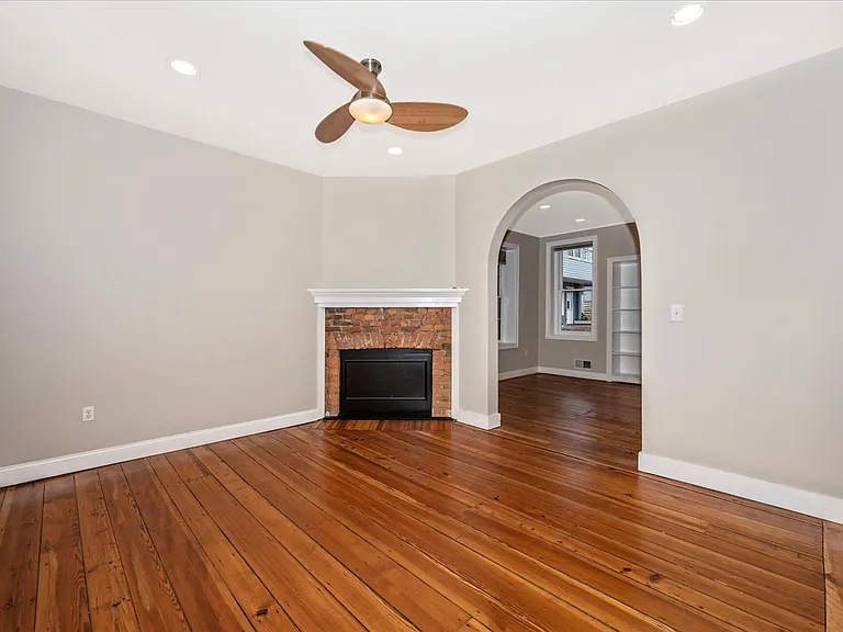 315 W Patrick St — Photo 1